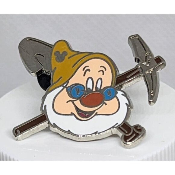 Disney Hidden Mickey 6 Of 7 Dopey Pin With Pickaxe Collectible Silver - Picture 2 of 6
